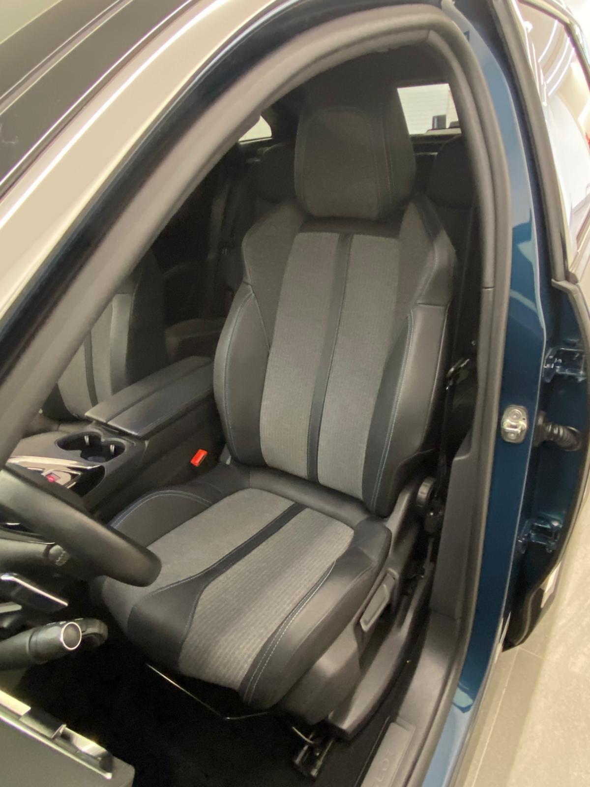 Peugeot 3008 BlueHDi 130 S&S EAT8 Allure