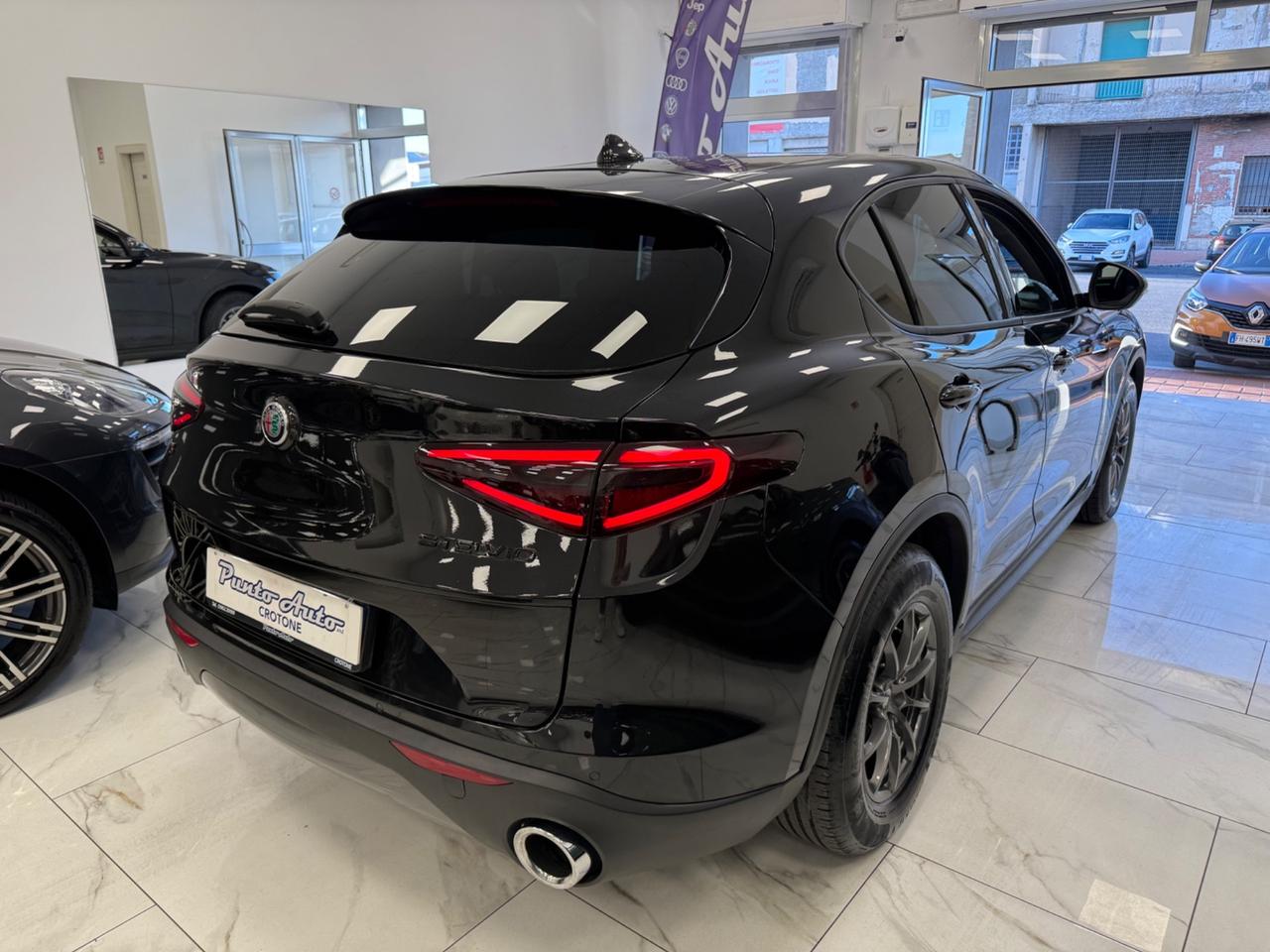 Alfa Romeo Stelvio 2.2 Turbodiesel 160 CV AT8 RWD Business