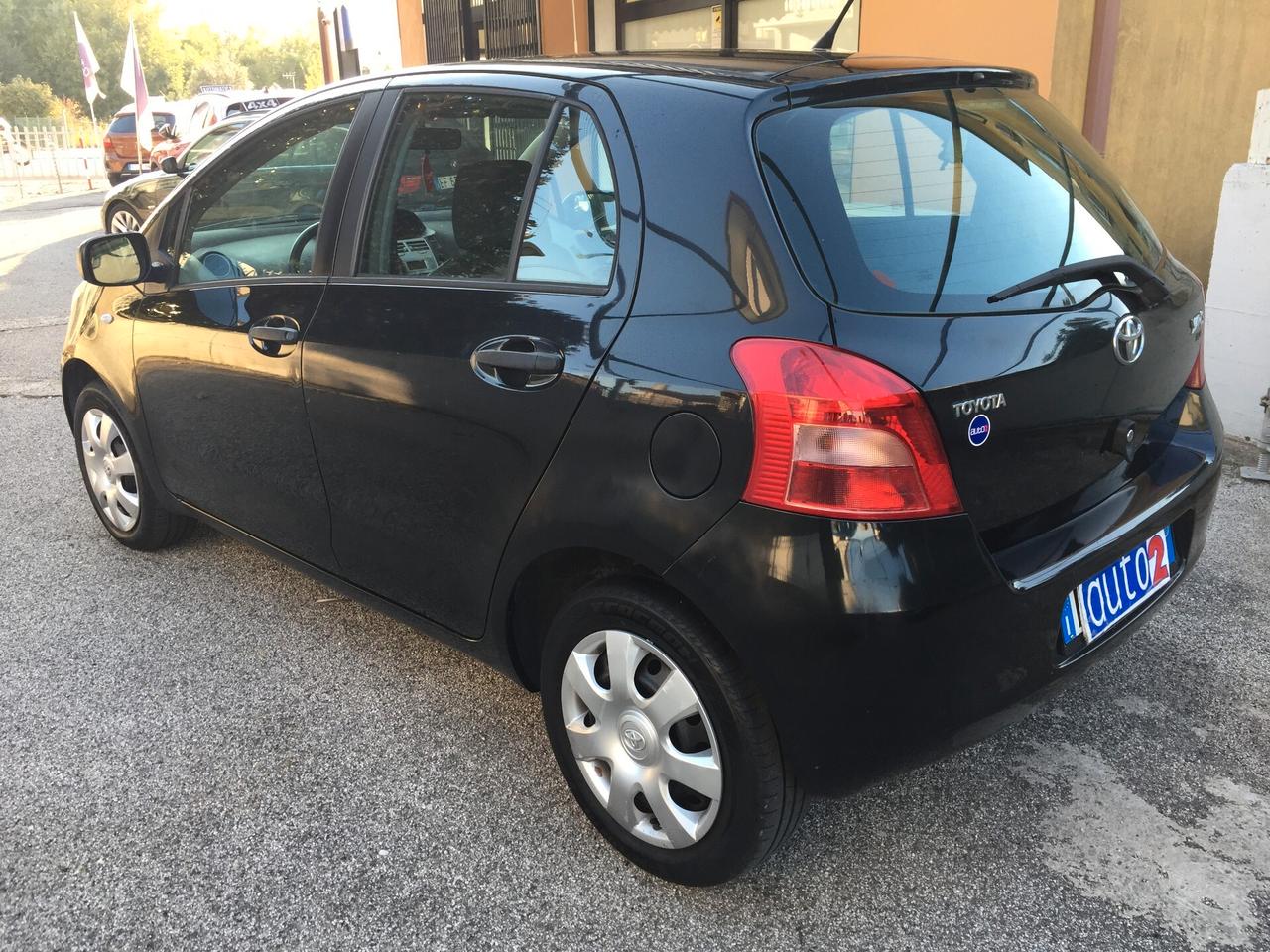 Toyota Yaris 1.0 5 porte Sol X NEOPATENTATI