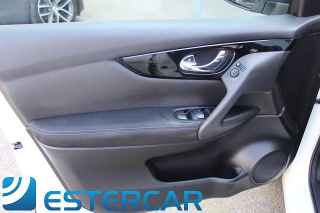 NISSAN Qashqai 1.6 dCi 4WD N-Connecta TETTO