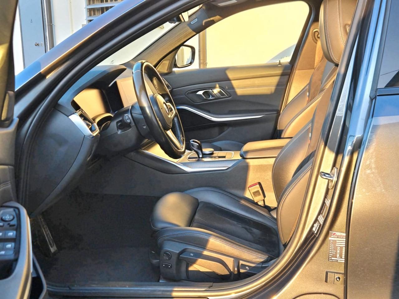 BMW 318D TOURING MSPORT INTERNO ED ESTERNO