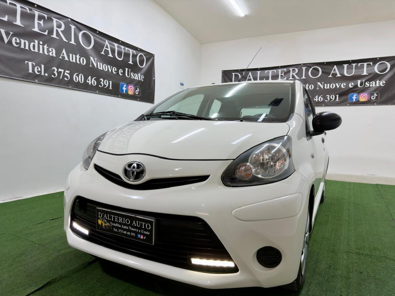 Toyota Aygo 1.0 12V VVT-i 5 porte Cool Soda Connect