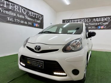 Toyota Aygo 1.0 12V VVT-i 5 porte Cool Soda Connect