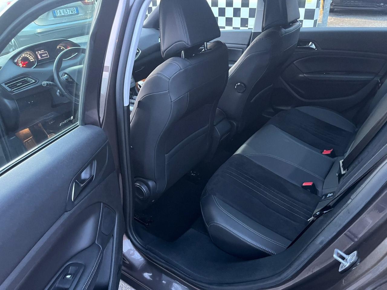 Peugeot 308 1.6 e-HDi Stop&Start Allure Unipro 2013