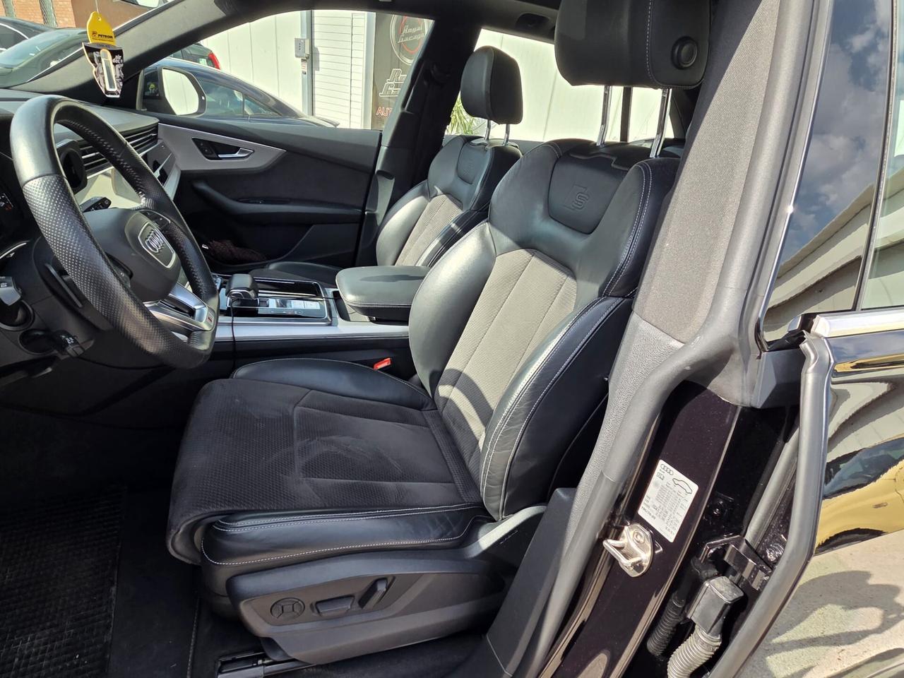 Audi Q8 50 TDI QUATTRO S LINE "FULL OPTIONAL"