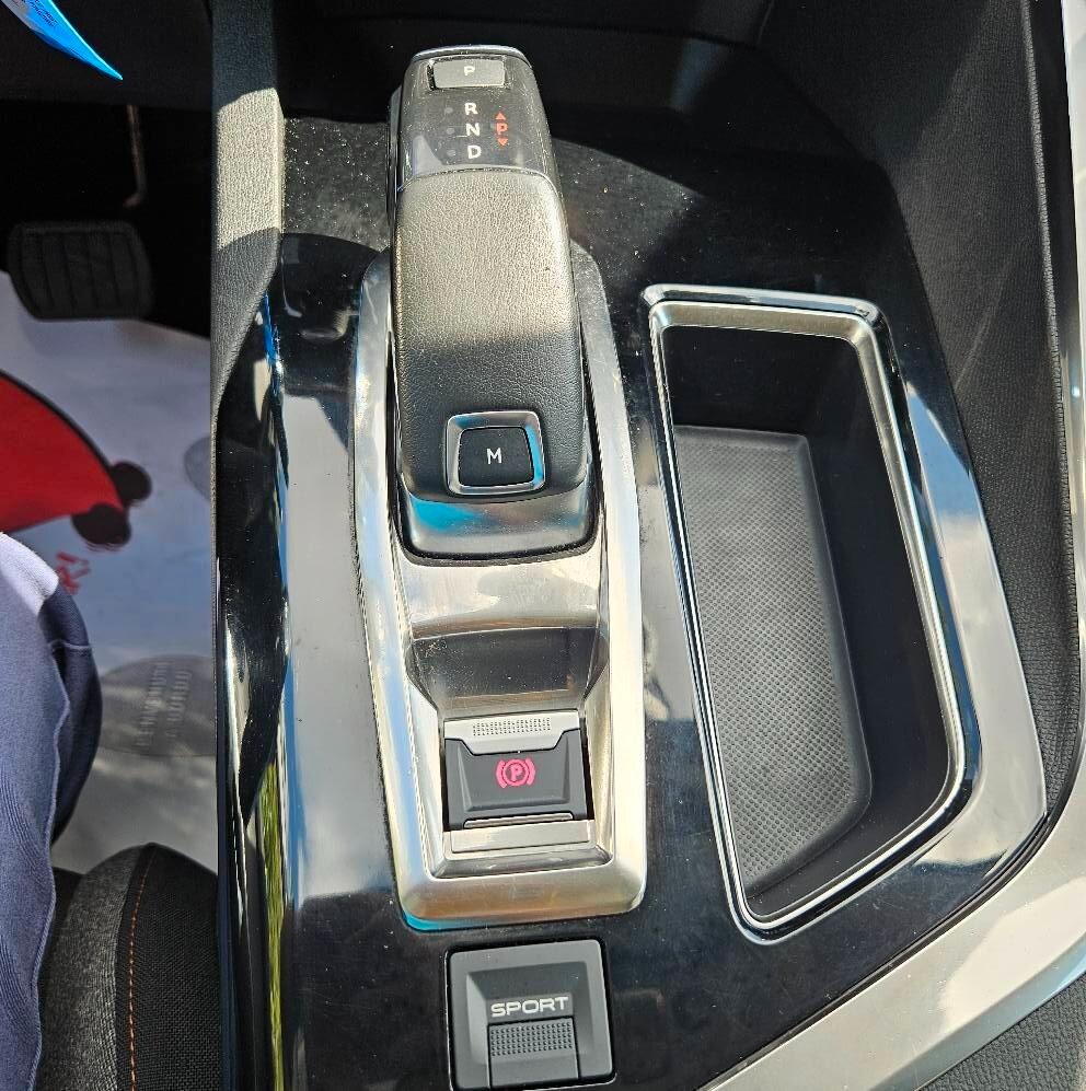 Peugeot 3008 HDi 130cv EAT8 2020 NAV+RETROCAMERA