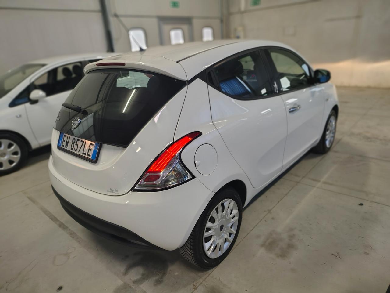 Lancia Ypsilon 1.2 69 CV 5 porte S&S Platinum