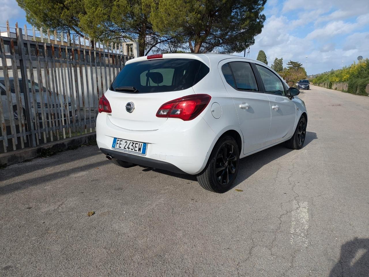 Opel Corsa 1.4 90CV GPL Tech 5 porte b-Color