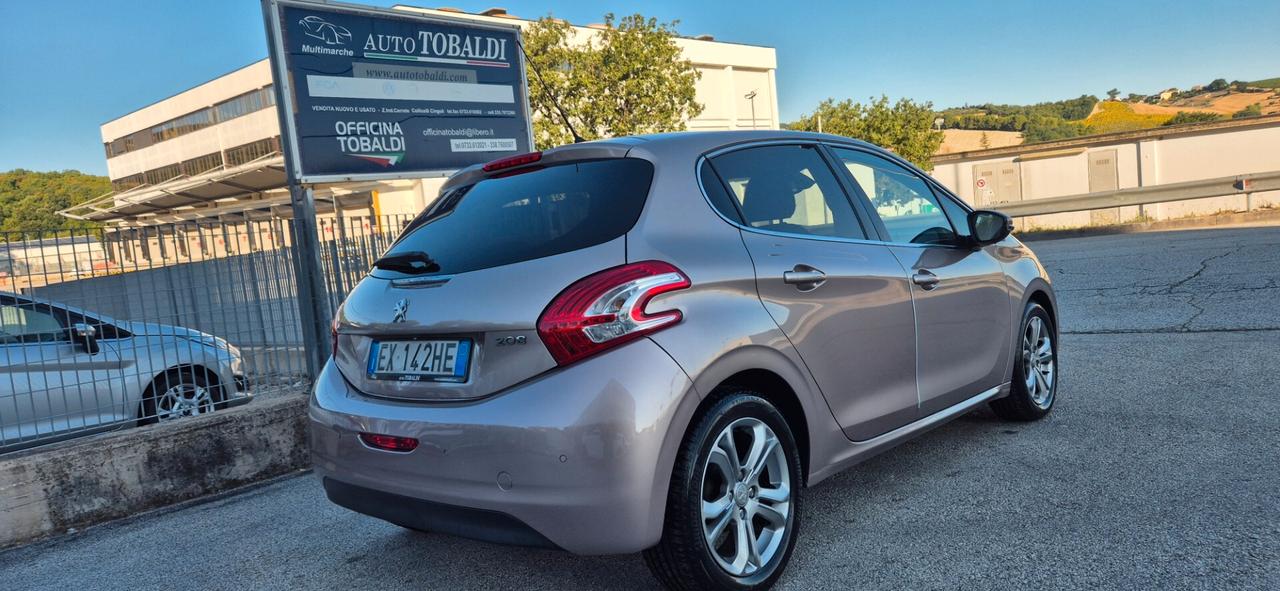 Peugeot 208 1.4 HDi 68 CV 5 porte Allure NEOPATENTATI