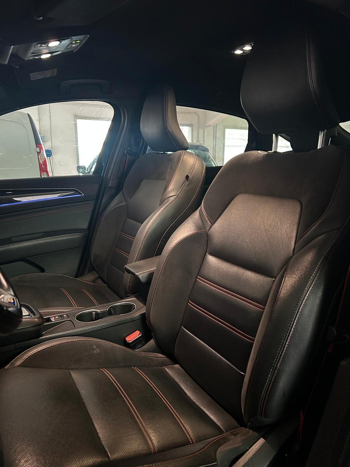 Renault Arkana Hybrid E-Tech 145 CV R.S. Line