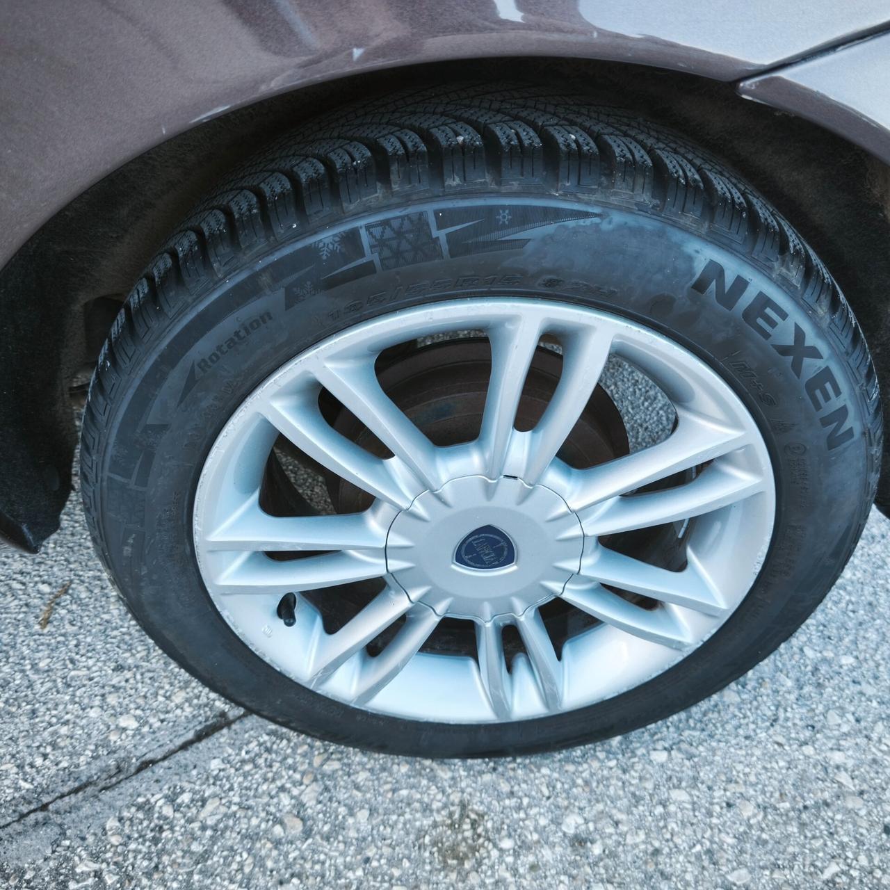 Lancia Ypsilon 1.2 69 CV Unyca