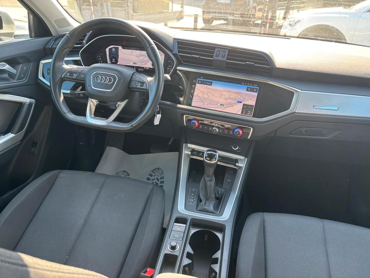 Audi Q3 35 TFSI Business Advanced