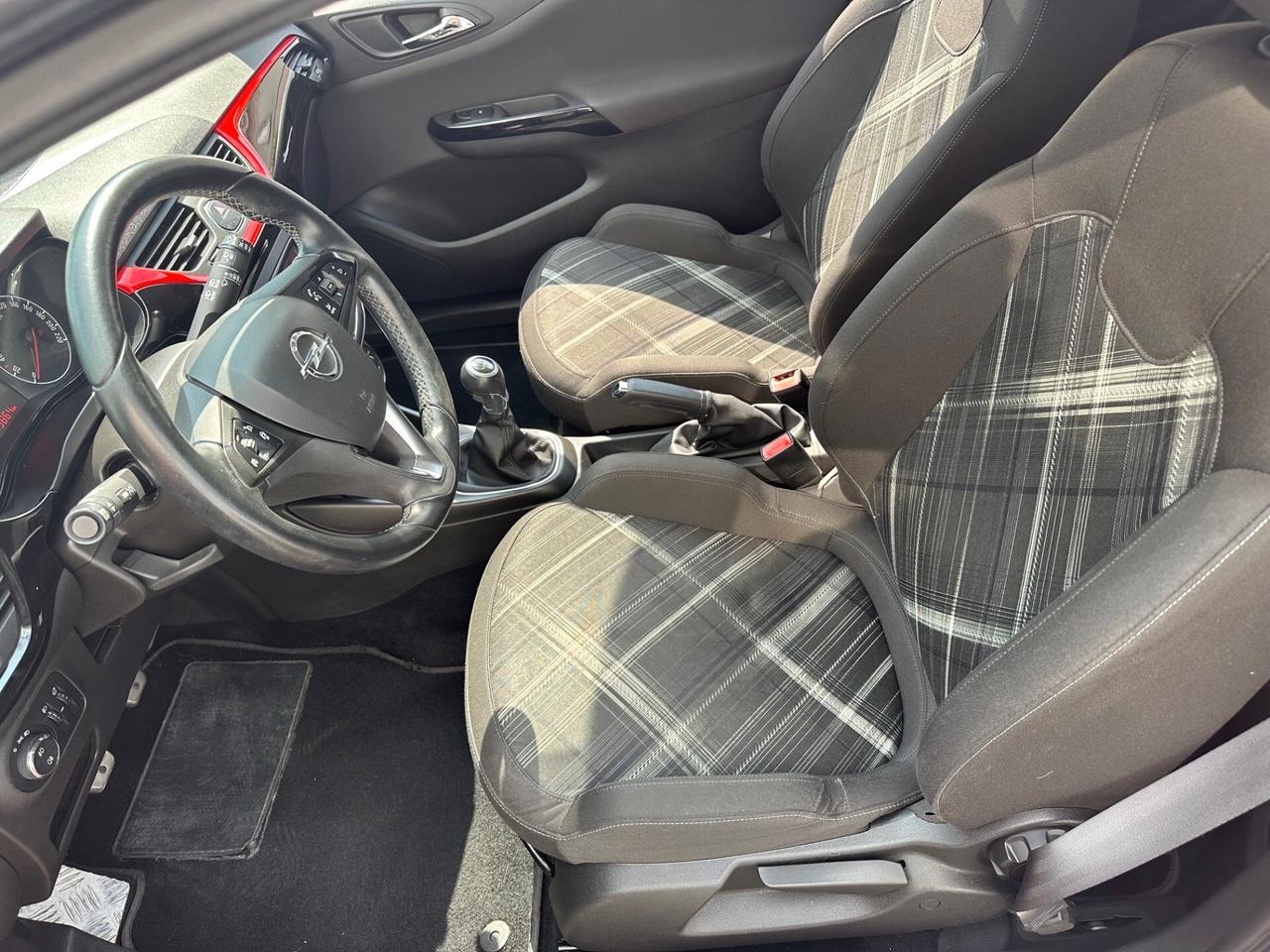 Opel Corsa 1.2 Coupé b-Color