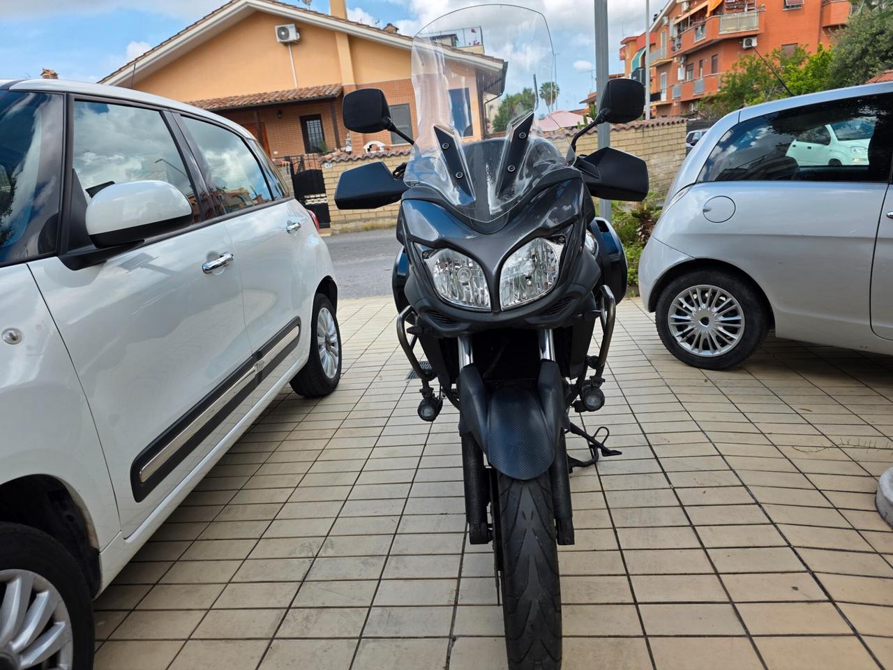 SUZUKI V-STORM 650