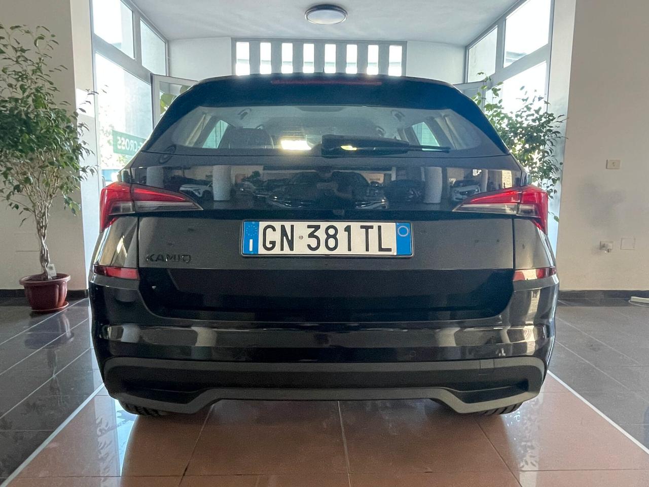 SKODA KAMIQ 1.0 TSI BLACK DOTS