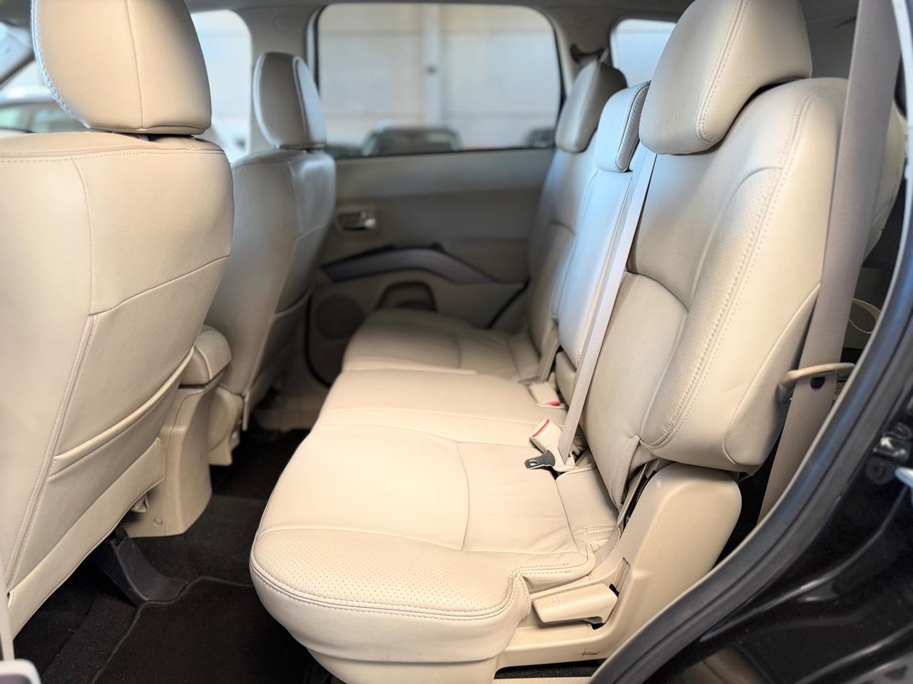 Mitsubishi Outlander 2.2 DI-D Instyle 7 p.ti DPF