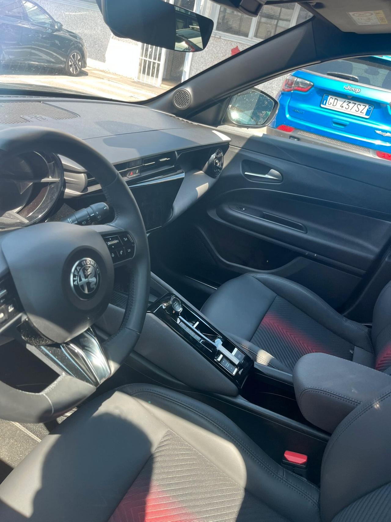 Alfa Romeo Junior 156 CV BEV Ti