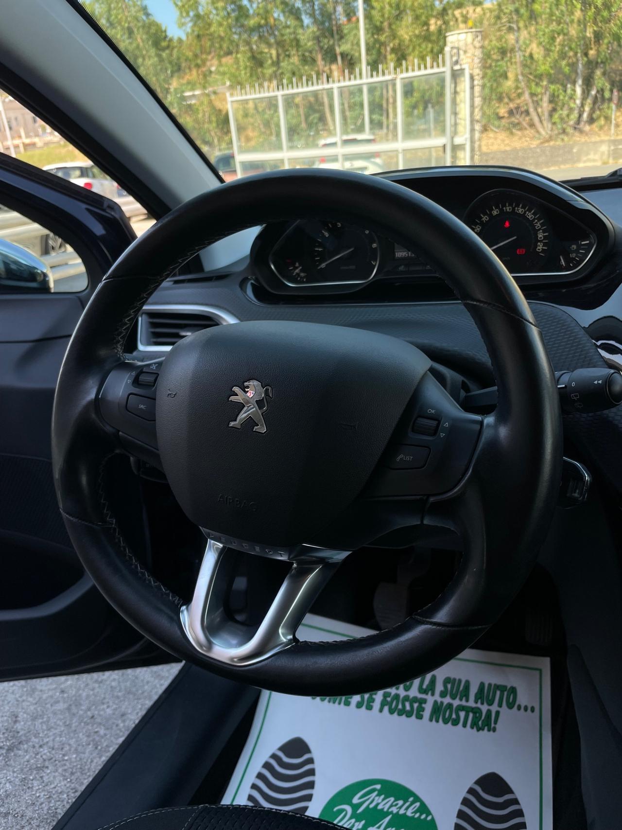 Peugeot 208 PureTech 82 5p. GPL Allure