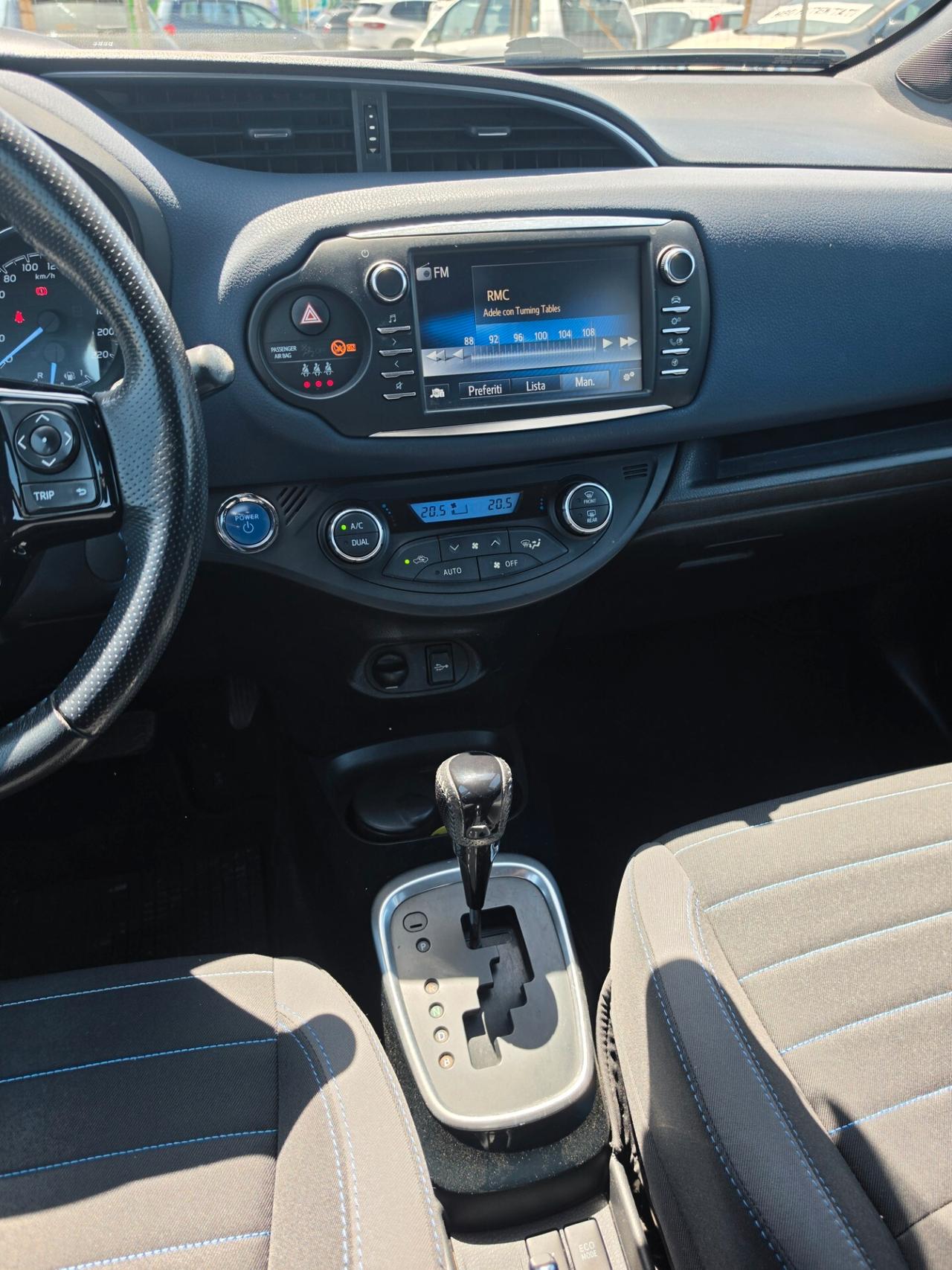 Toyota Yaris Hybrid 1.5 101cv ok neopatentati