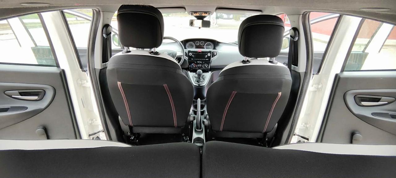 Lancia Ypsilon 0.9 TwinAir 85 CV 5 porte Metano Ecochic Gold