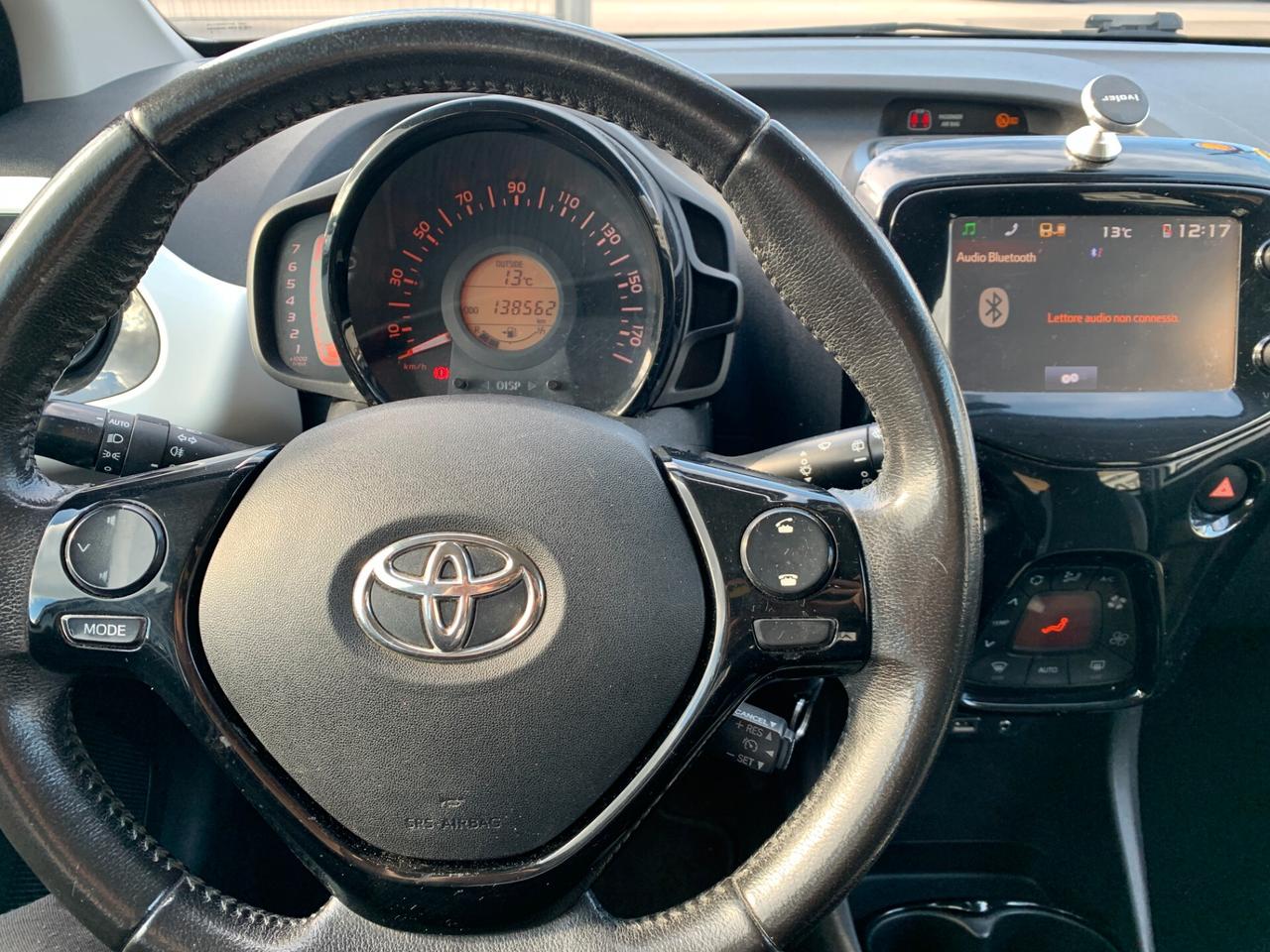 Toyota Aygo 1.0B 69 CV 5P X-PLAY