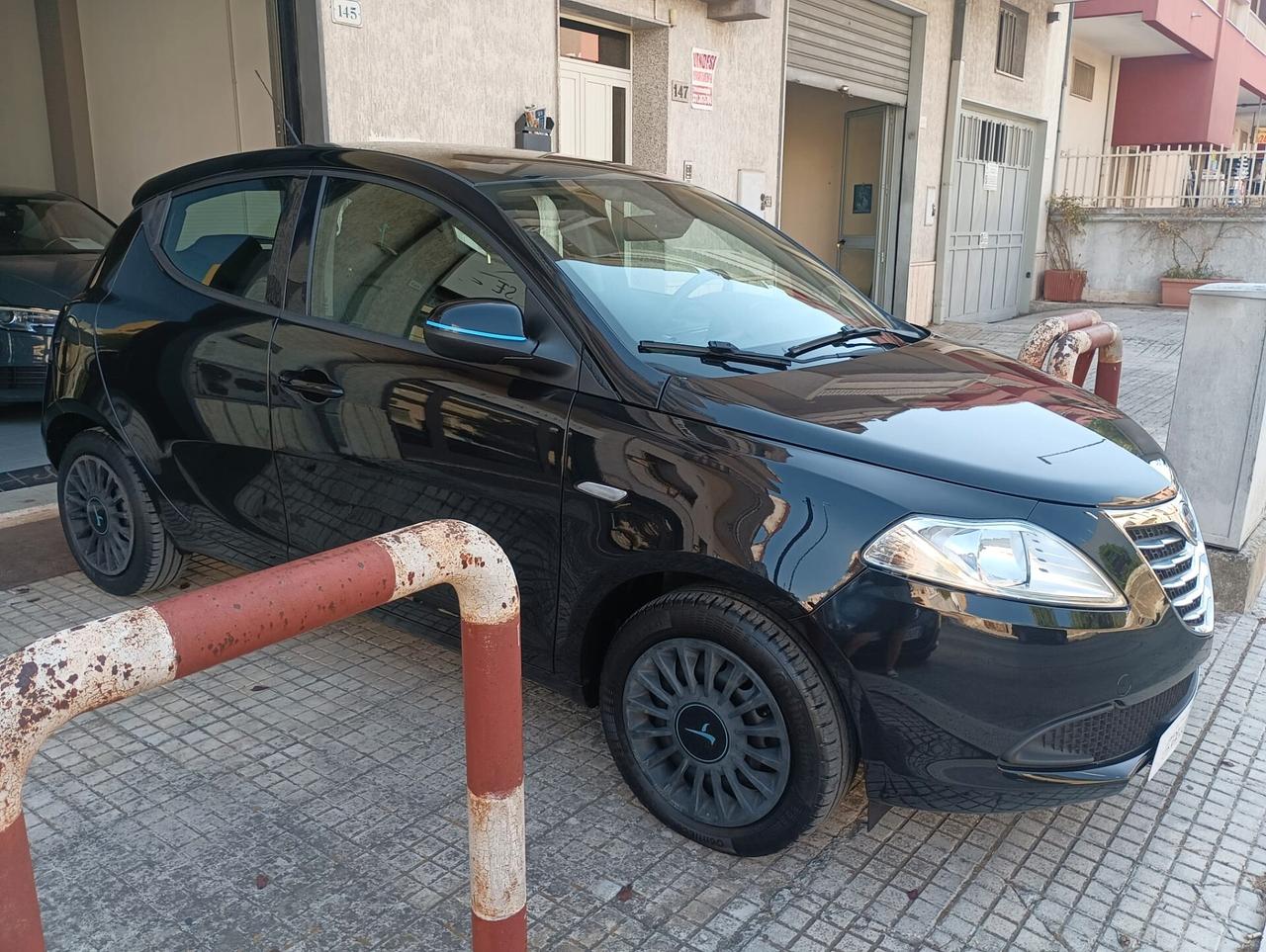 Lancia Ypsilon 1.2 benzinza 69 CV Elefantino Blu 5 porte