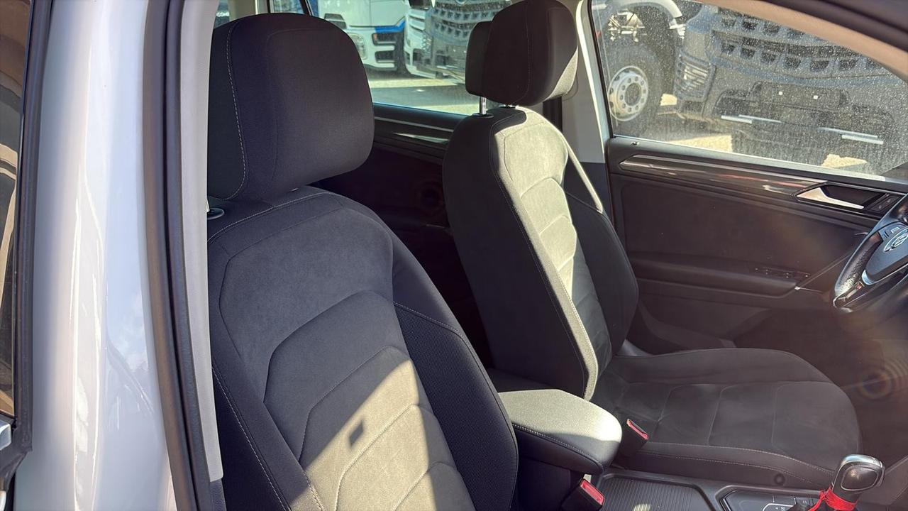 VOLKSWAGEN Tiguan II 2016 - Tiguan 2.0 tdi Advanced R-Line Exterior Pack 150cv dsg