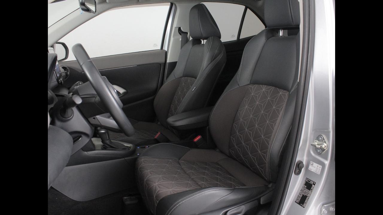 TOYOTA Yaris Cross - Yaris Cross 1.5h Lounge fwd 116cv e-cvt