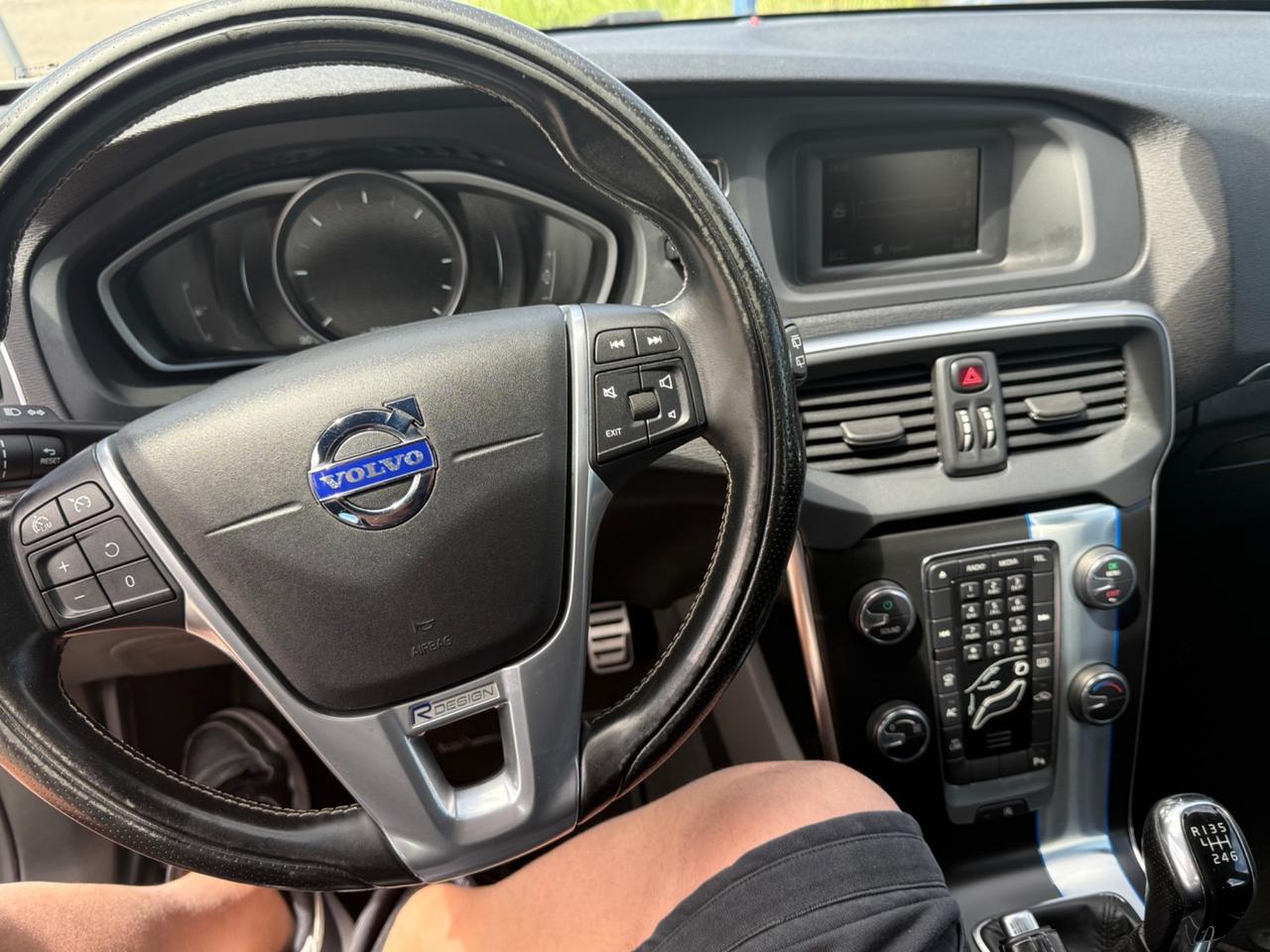 Volvo V40 D2 'eco' R-design Momentum