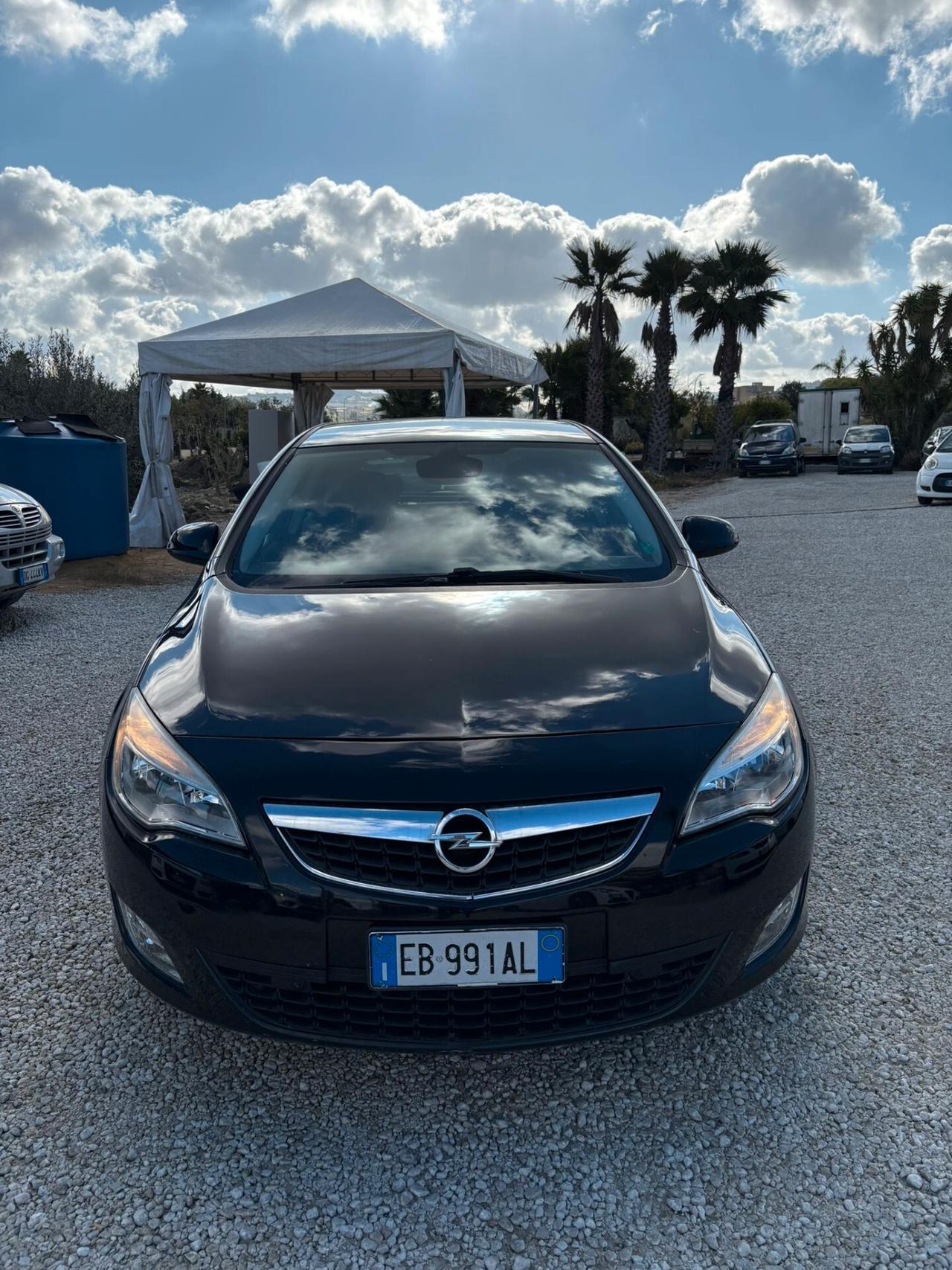 Opel Astra 1.4 100CV 5 porte Cosmo