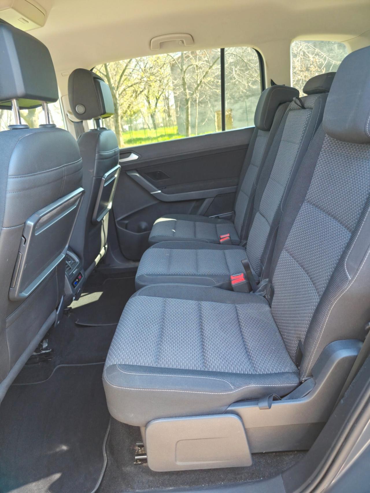 Volkswagen Touran 7 Posti 2.0 TDI 150 CV SCR DSG Executive BlueMotion Tech. TAGLIANDI UFFICIALI