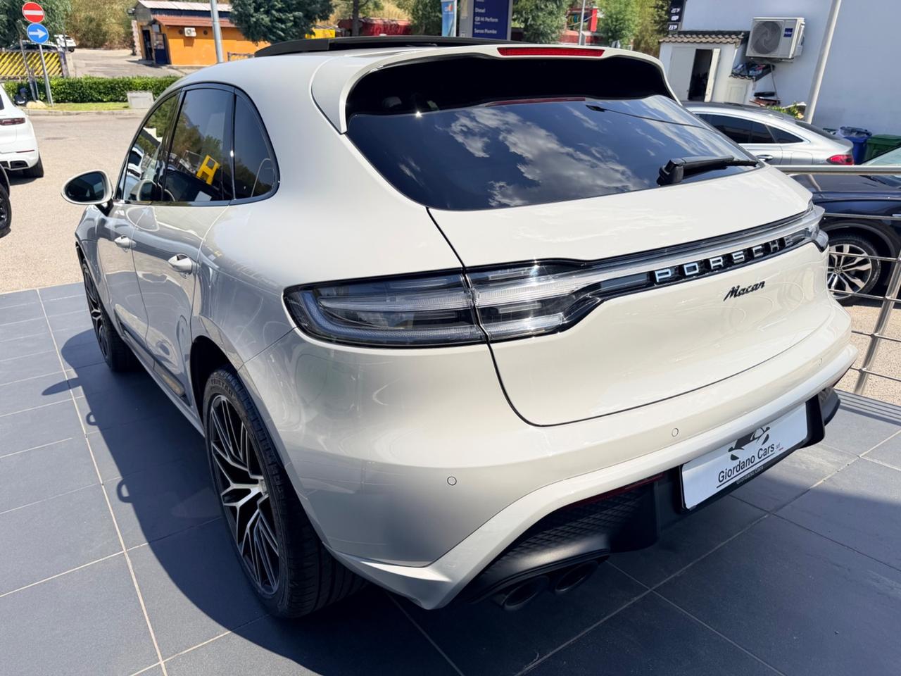 Porsche Macan 2.0 i 265cv open edition colore gesso
