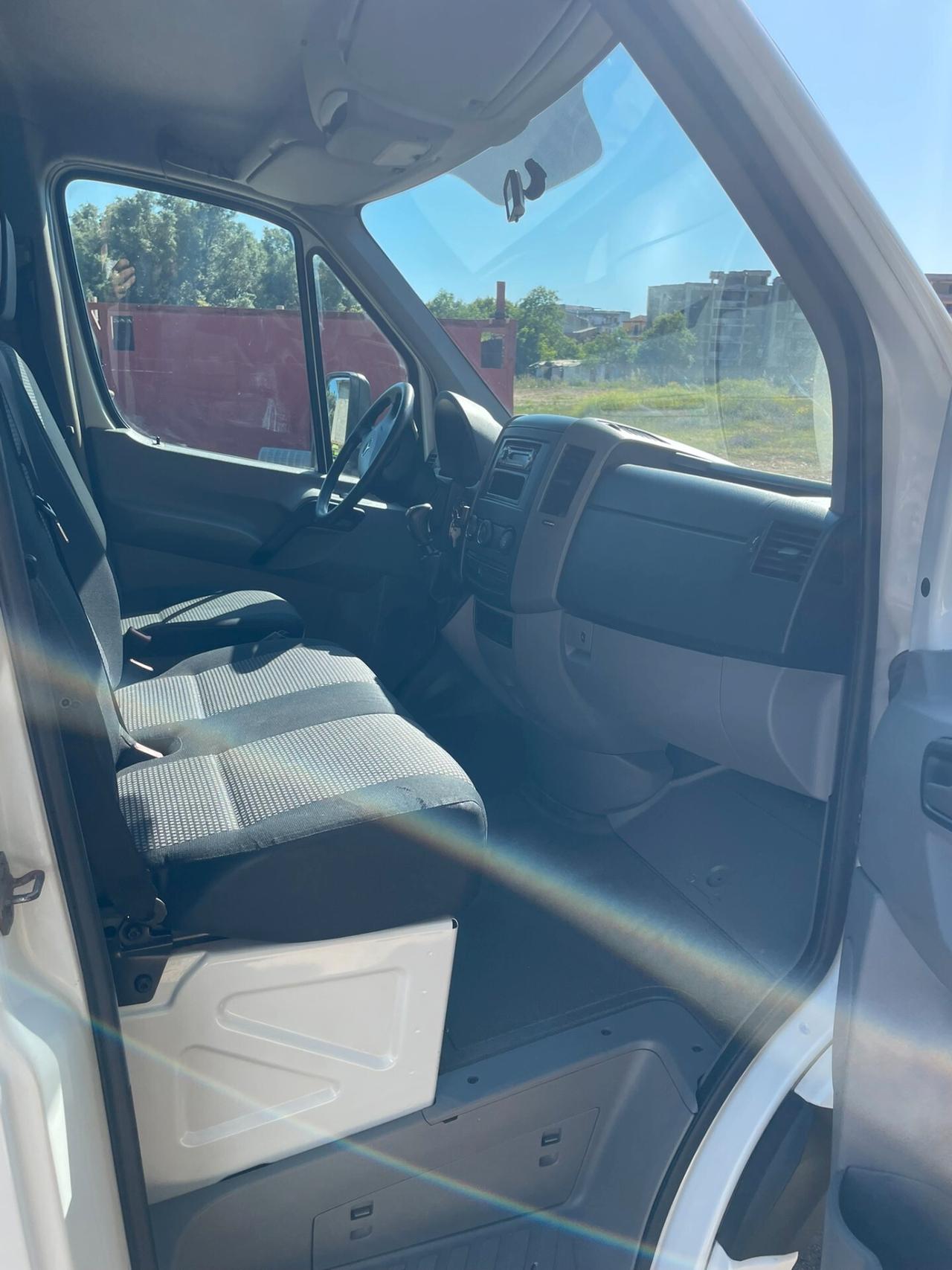 MERCEDES SPRINTER 411 CENTINATO CON TELO SCORREVOLE E PEDANA IDRAULICA DHOLLANDIA 10 QUINTALI
