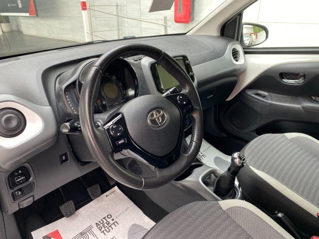 TOYOTA Aygo Connect 1.0 VVT-i 72 CV 5p x-play