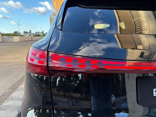 AUDI Q5 TDI 150 kW mHEV+ S tronic quattro S line edition.