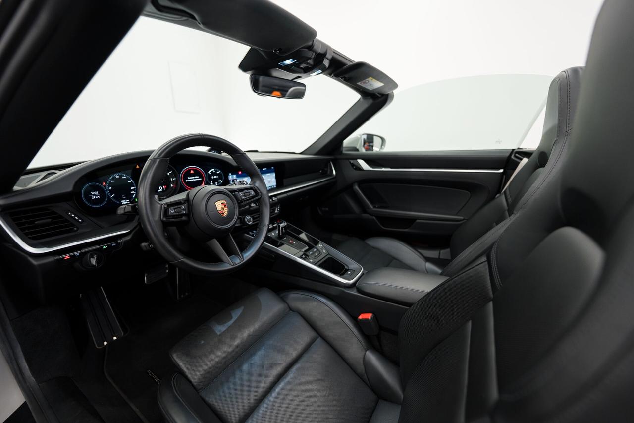 Porsche 911 Carrera Cabriolet GESSO