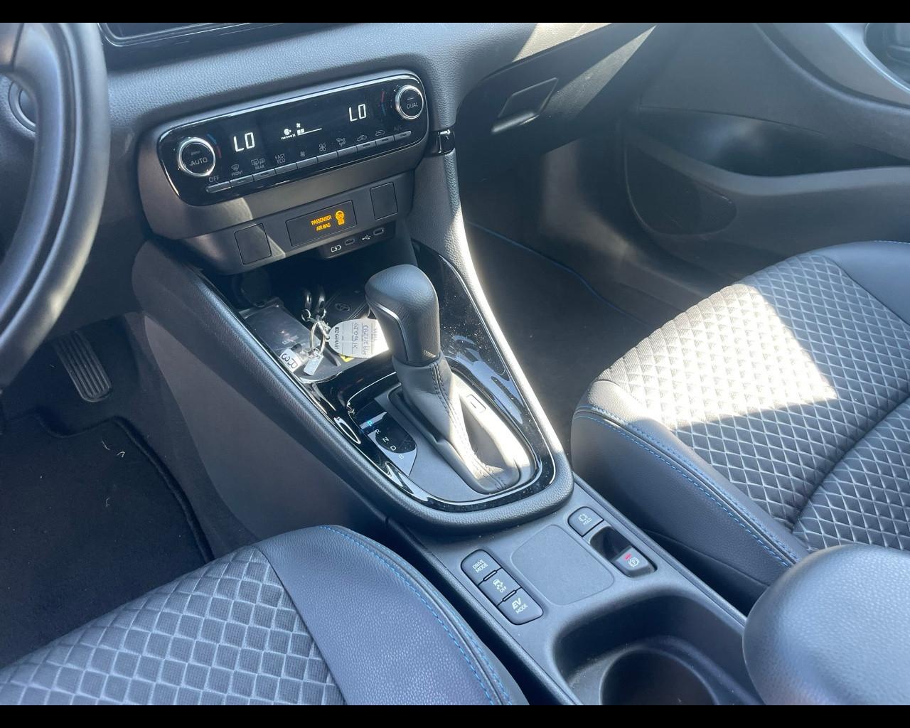 TOYOTA Yaris 4ª serie - Yaris 1.5 130 Hybrid 5 porte Premiere