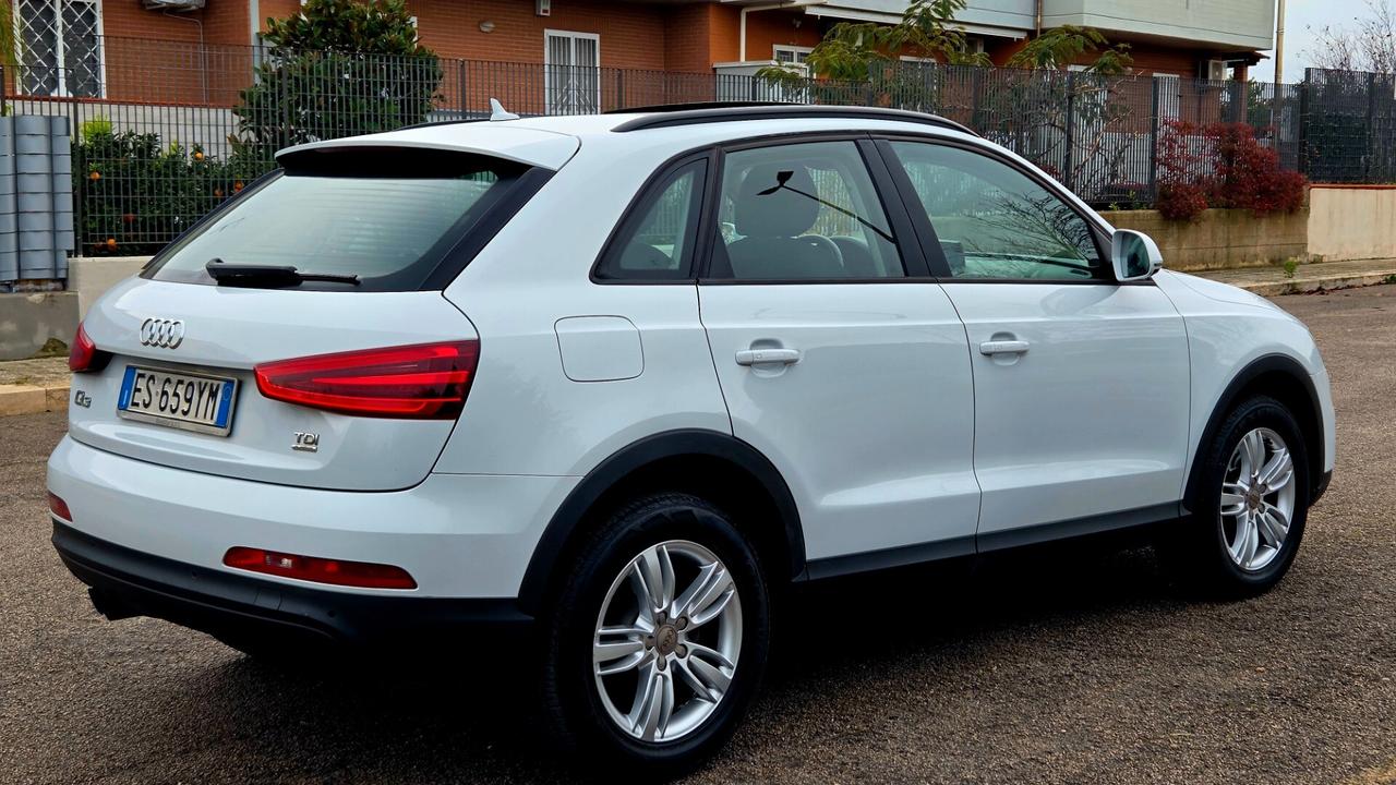 Audi Q3 2.0 TDI quattro S tronic TETTO