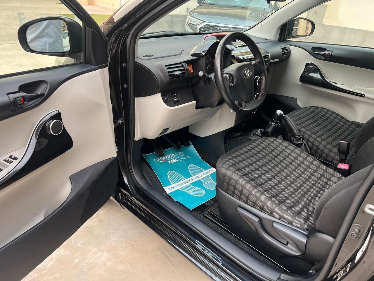 Toyota iQ 1.0 Sol