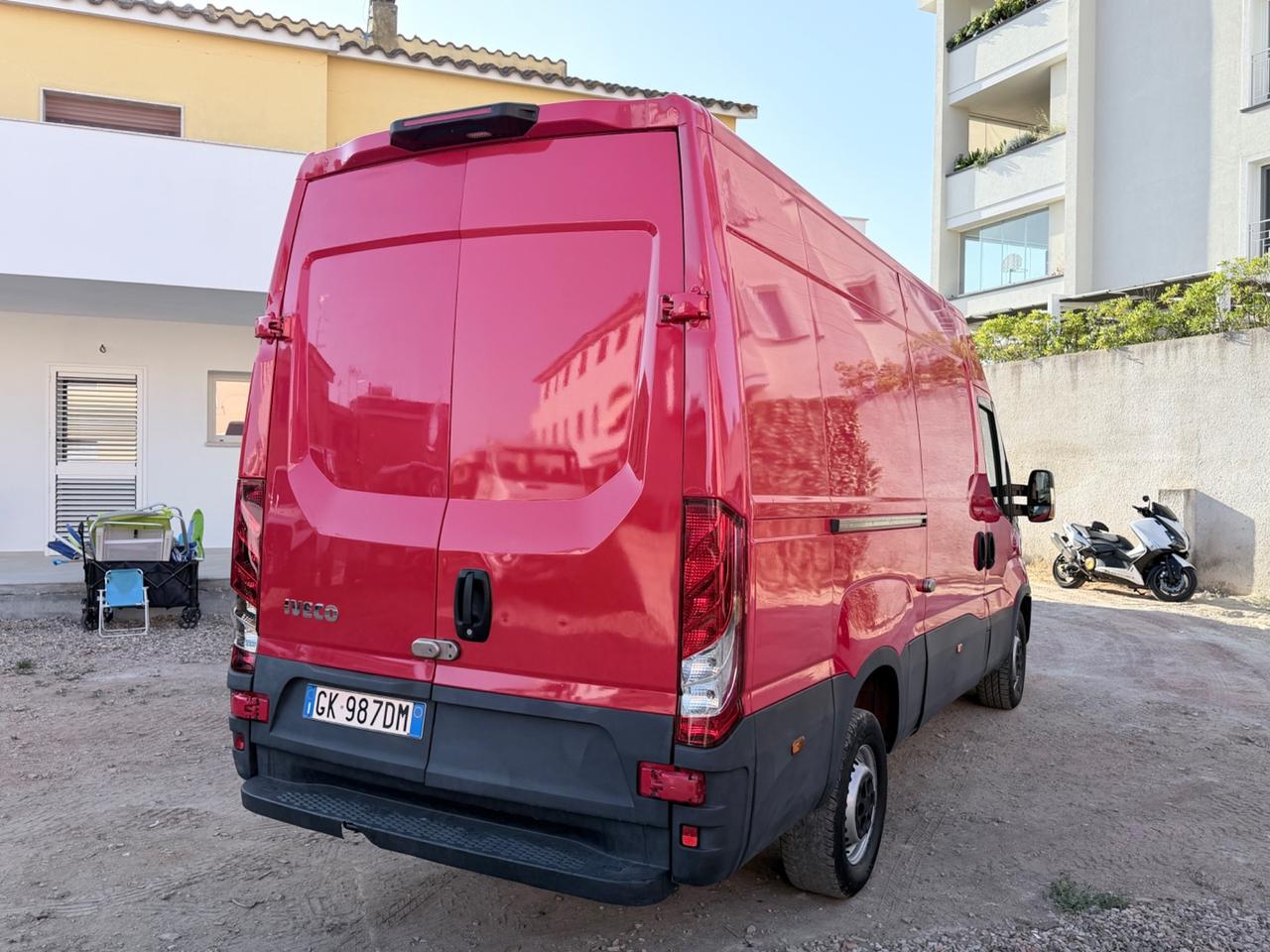 Iveco Daily 35S14 2.3 HPT PM Cabinato