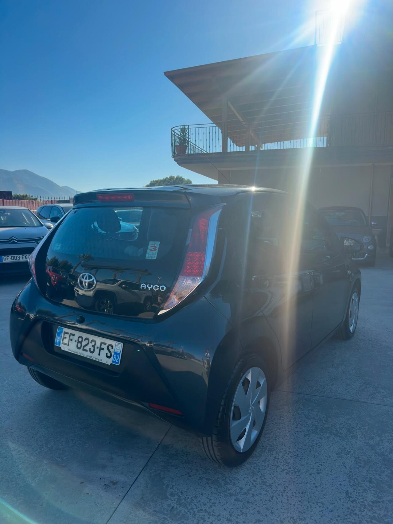 Toyota Aygo 1.0 VVT-i 69 CV 5 porte x-cite