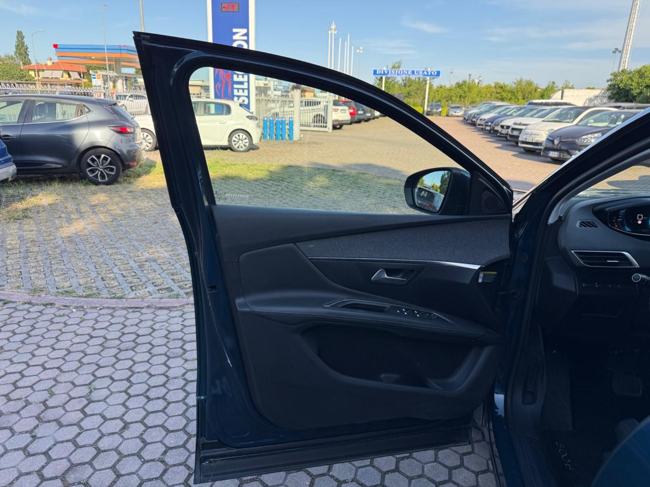 Peugeot 3008 Hybrid 225 e-EAT8 Allure