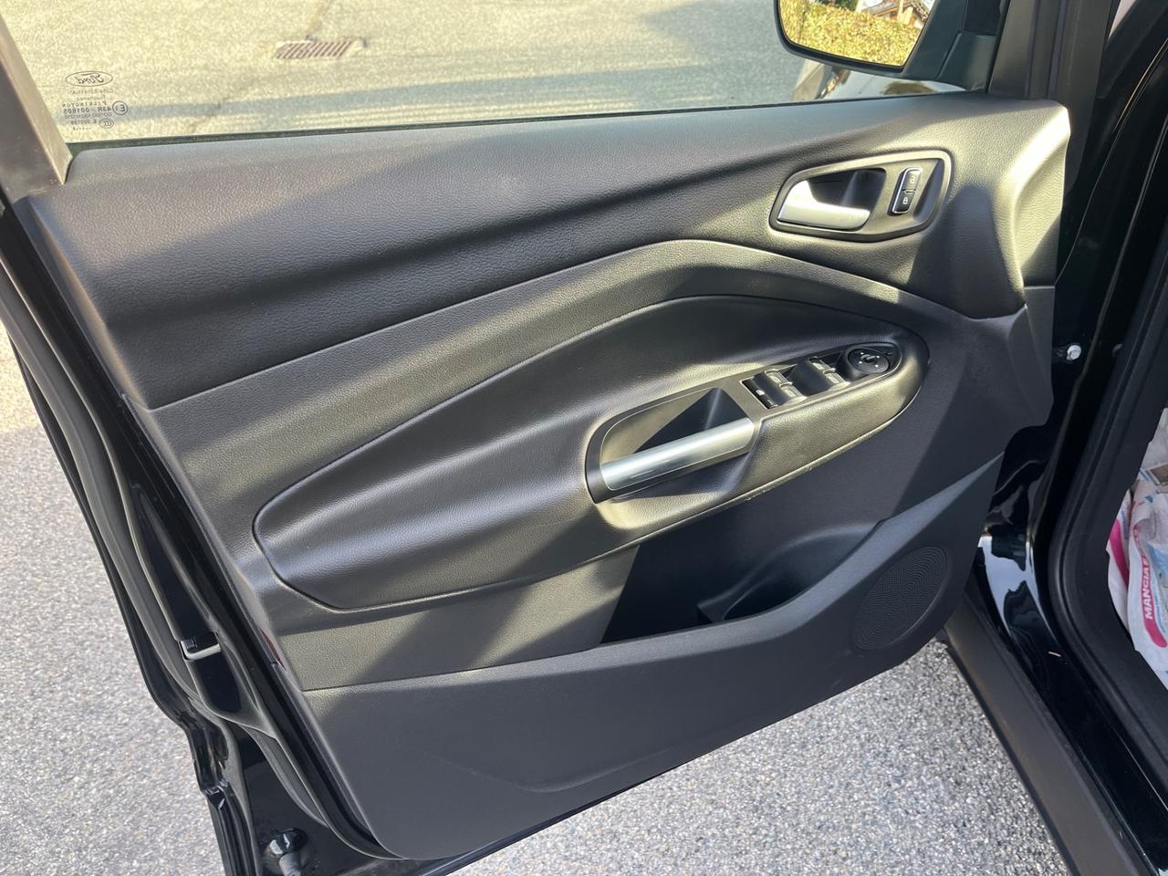 Ford Kuga 2.0 TDCI 120 CV S&S 2WD Titanium