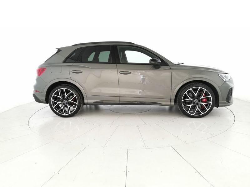 Audi Q3 RS 2.5 quattro s-tronic