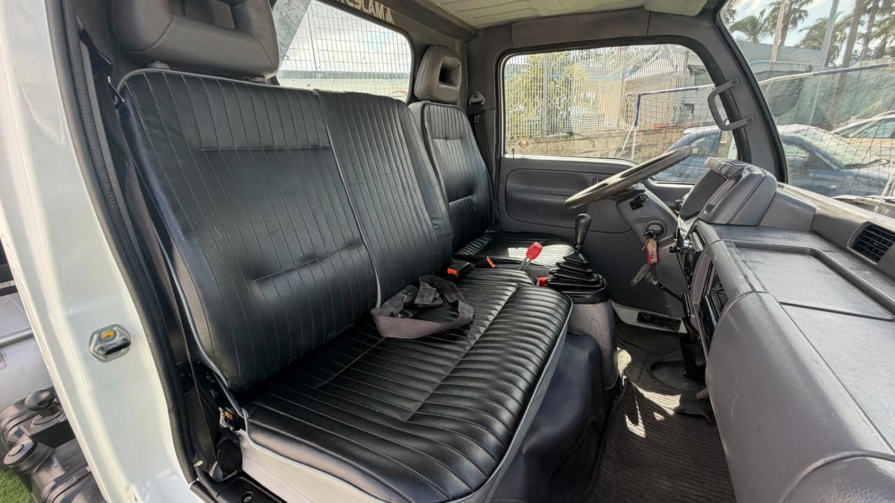 Nissan Cabstar 120.35 3.0 RIBALTABILE TRILATERALE