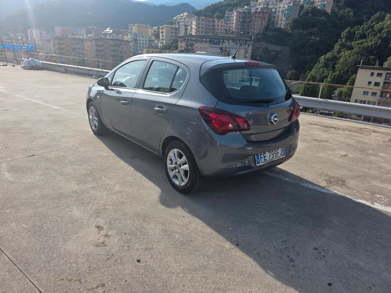 Opel Corsa 1.2 5 porte