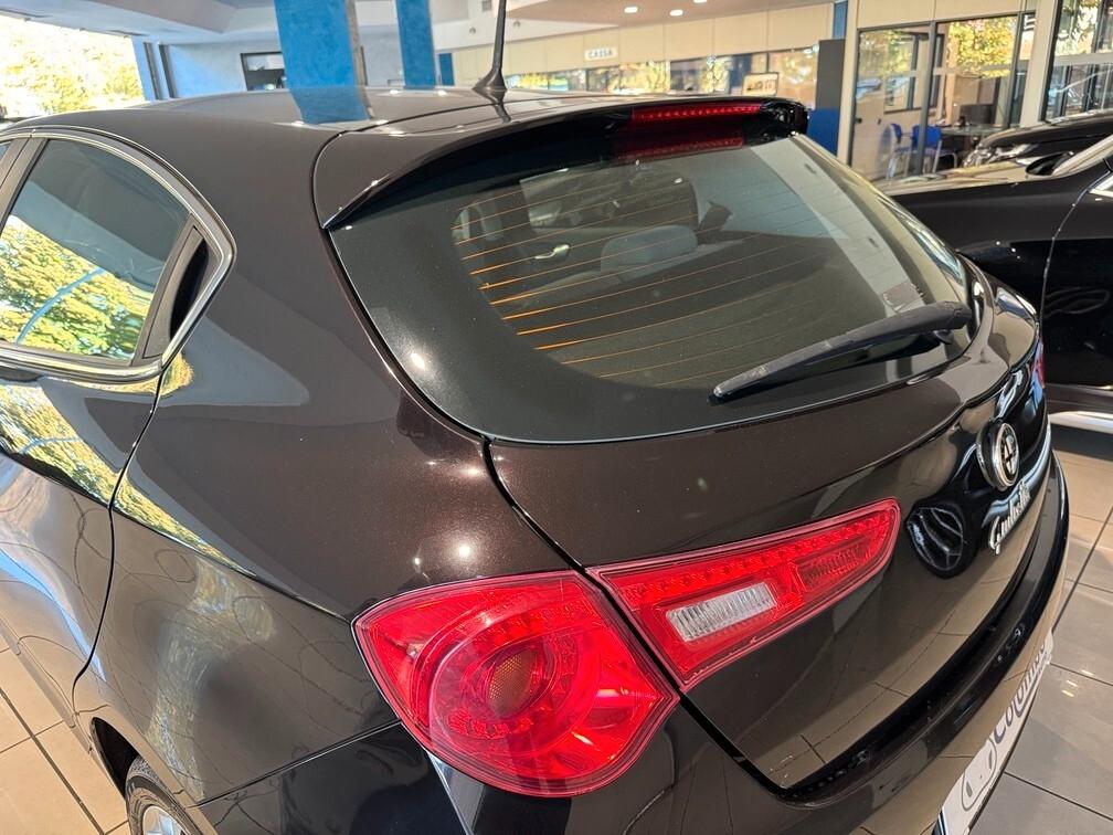 Alfa Romeo Giulietta 1.6 jtdm Exclusive Led Touch 17" Neopat