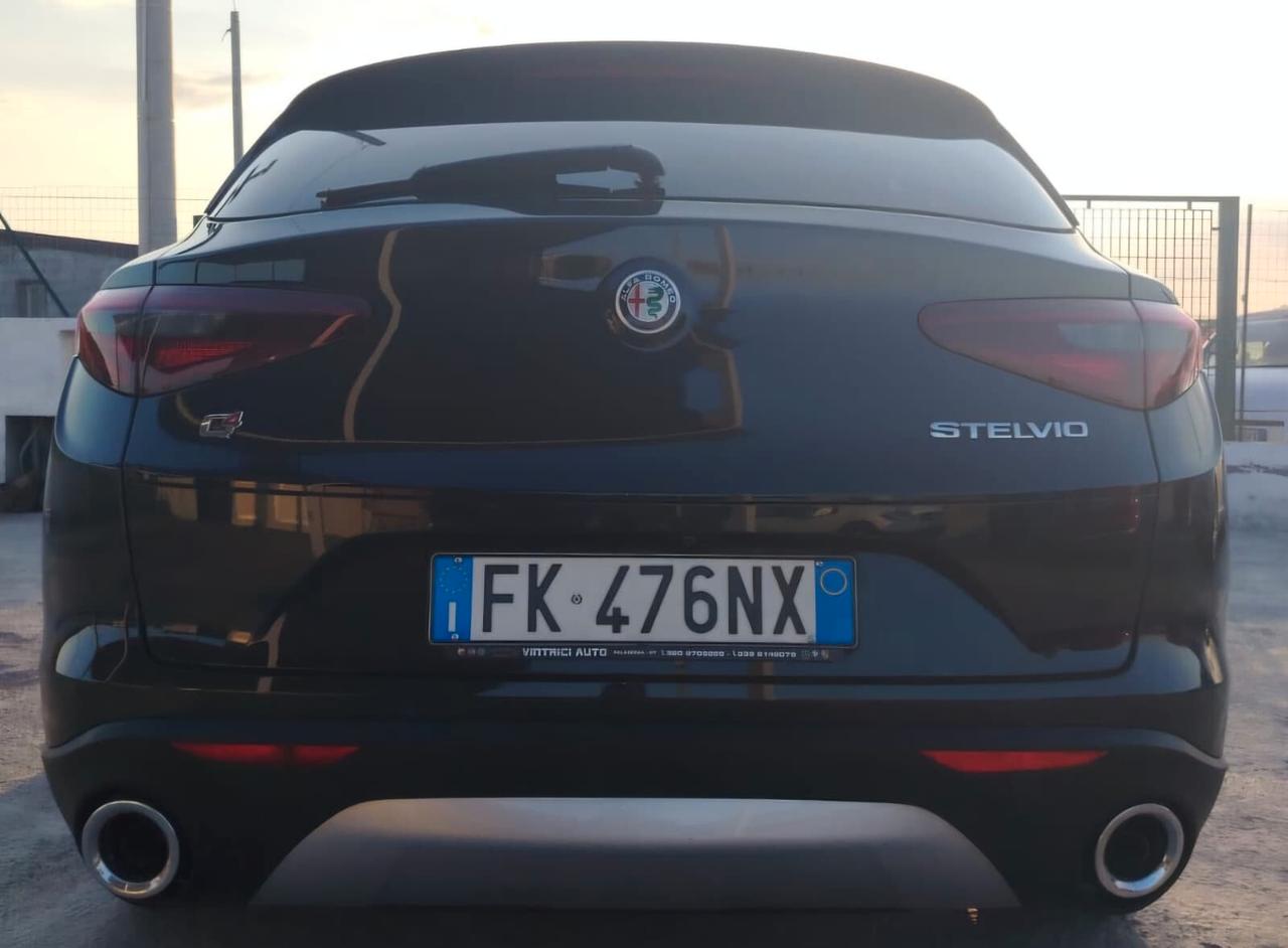 Alfa Romeo Stelvio 2.2 Turbodiesel 210 CV AT8 Q4 Executive