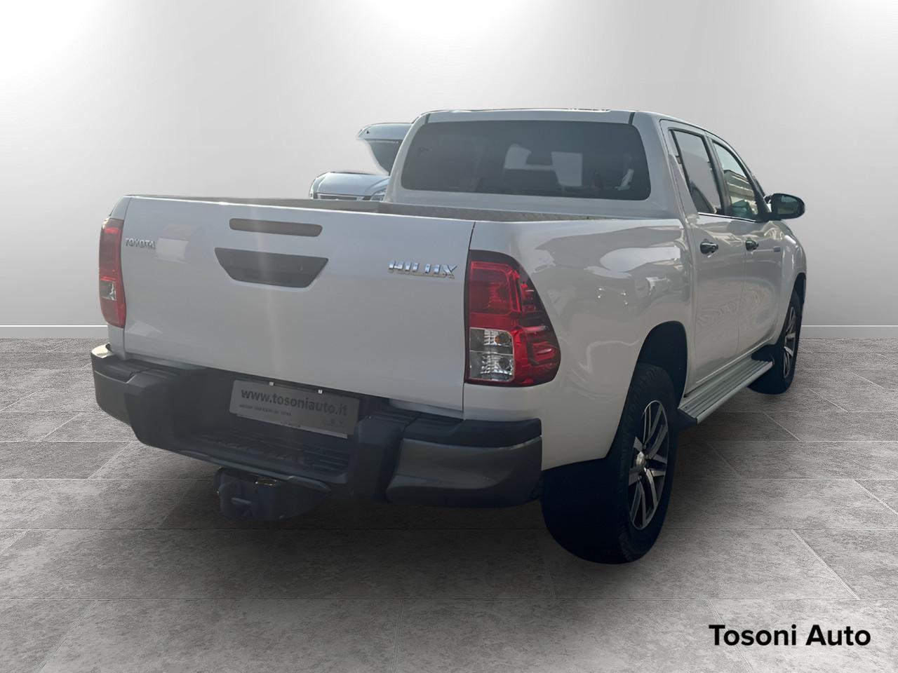 TOYOTA hilux 2.4 d-4d double cab Lounge 4wd