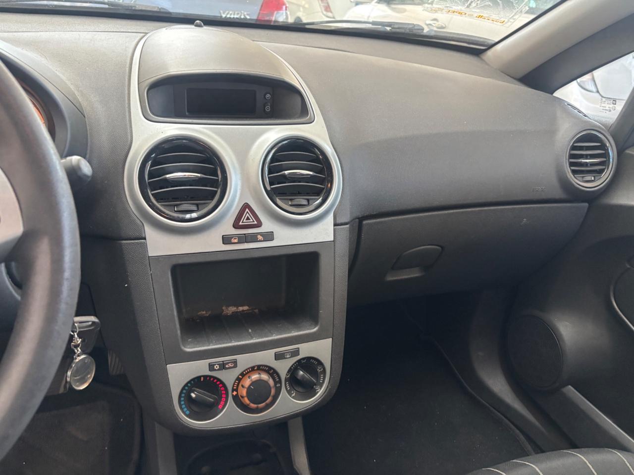 Opel Corsa 1.2 3 porte Enjoy